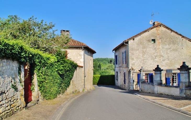 Le Village - La Chapelle-Montmoreau