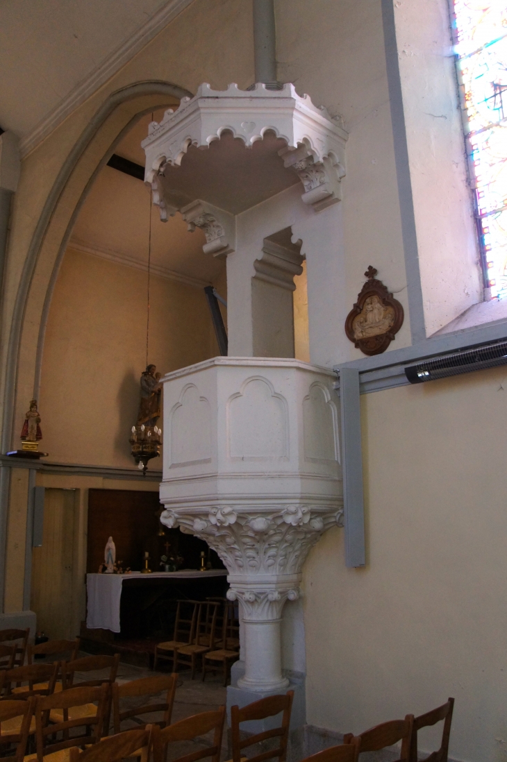 La Chaire à prêcher de l'église Saint joseph. - La Coquille