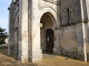 Le porche de l'église Saint Joseph.