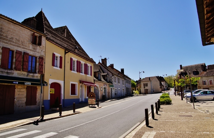 Le Village - La Douze