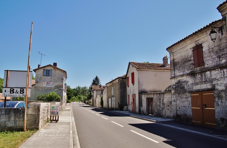 Le Village - La Rochebeaucourt-et-Argentine