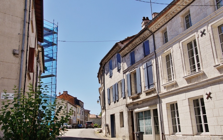 Le Village - La Rochebeaucourt-et-Argentine