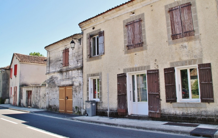 Le Village - La Rochebeaucourt-et-Argentine