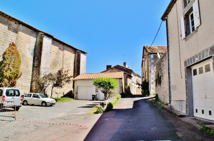 Le Village - La Rochebeaucourt-et-Argentine