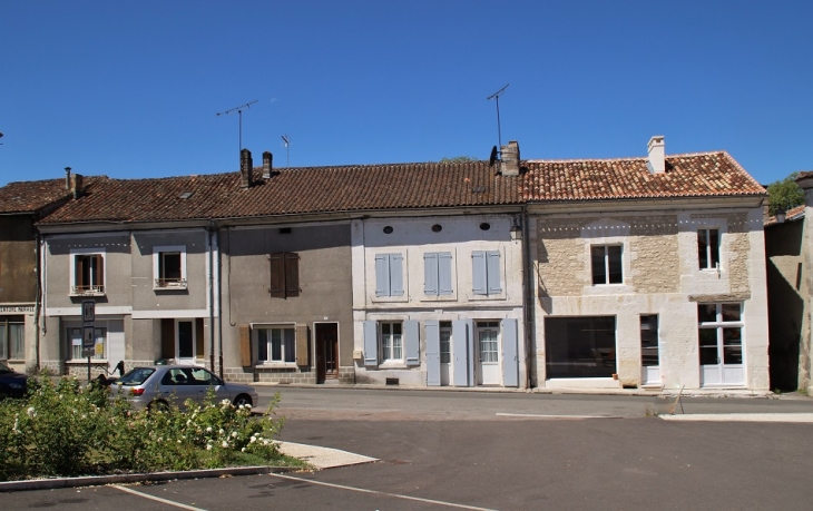 Le Village - La Rochebeaucourt-et-Argentine