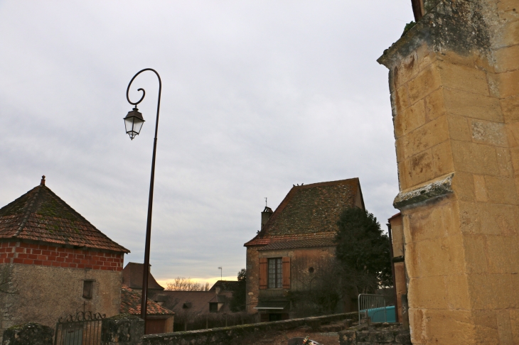 Une vue du village de Sainte Colombe. - Lalinde