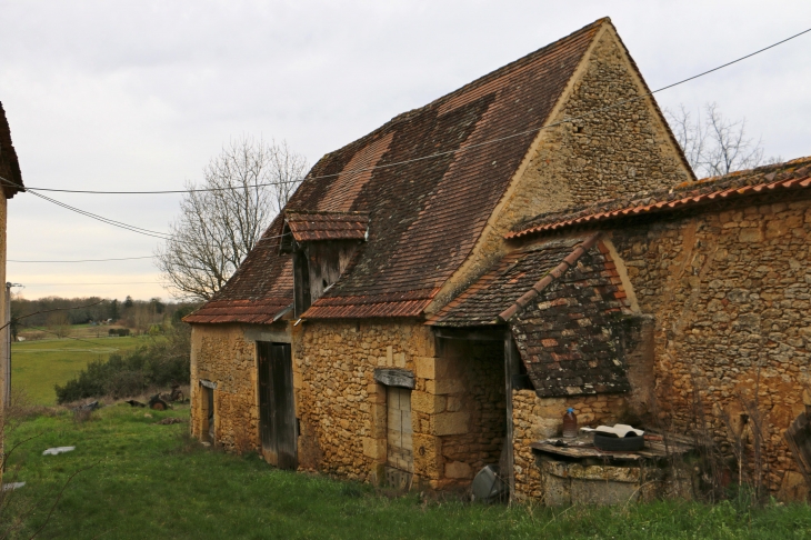 Sainte Colombe - Ancien bâtiment. - Lalinde