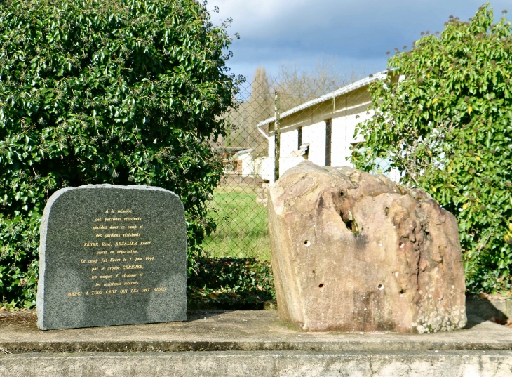 A-la-memoire-des-patriotes-resistants à Drayaux. - Lalinde