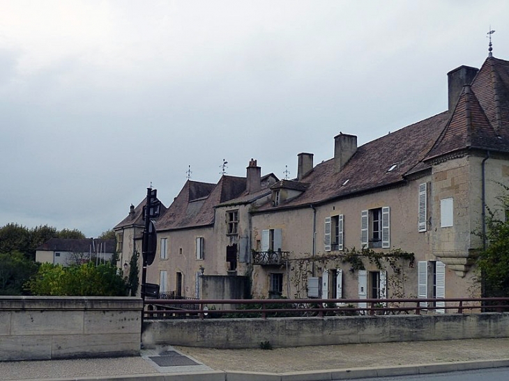 Maisons vues du pont - Lalinde