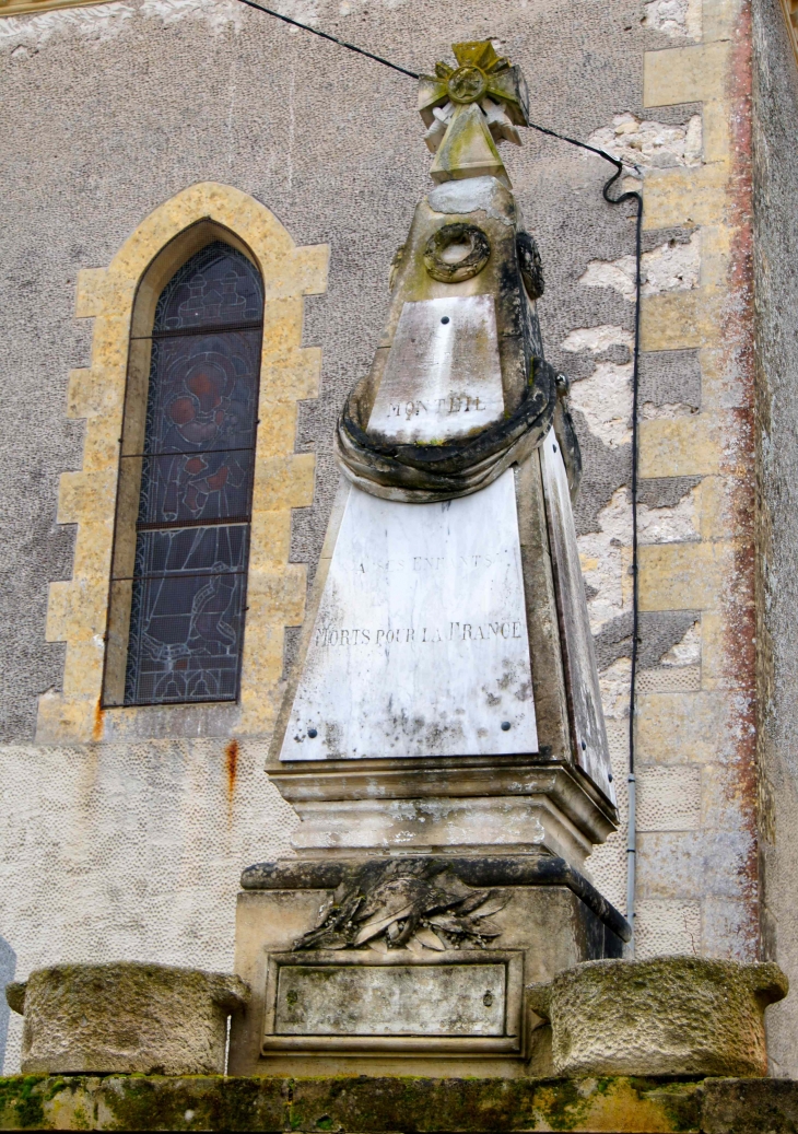 Le Monteil : Le Monument aux Morts. - Lamonzie-Saint-Martin