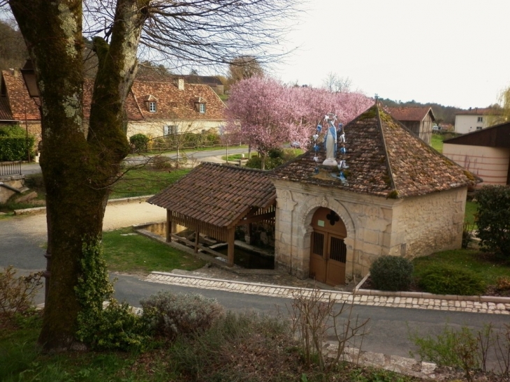 La chapelle Notre Dame de la Nativité, lieu de pélerinage depuis le XIIIème siècle. - Laveyssière