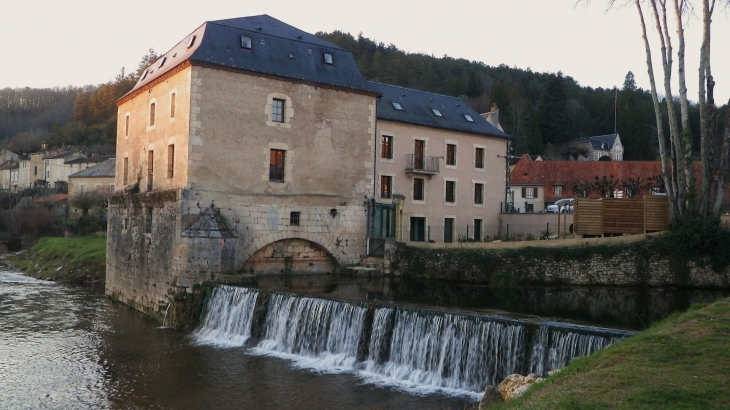 Ancien moulin sur un affluent de la Vézère. - Le Bugue