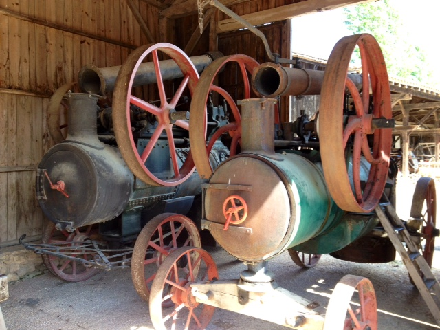 Le Bournat: locomobiles agricoles. - Le Bugue