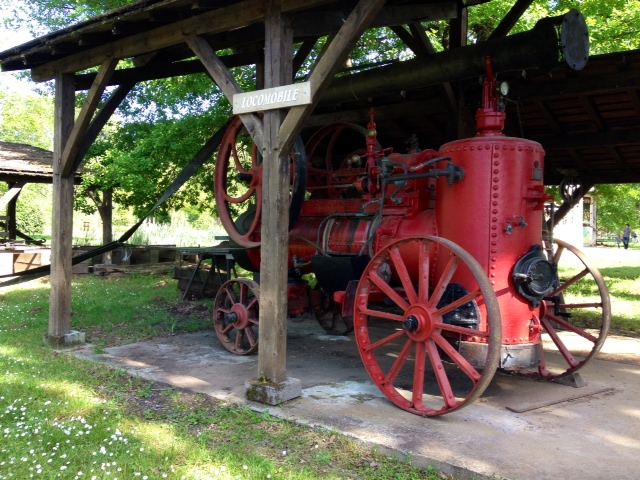 Le Bournat: locomobile agricole. - Le Bugue