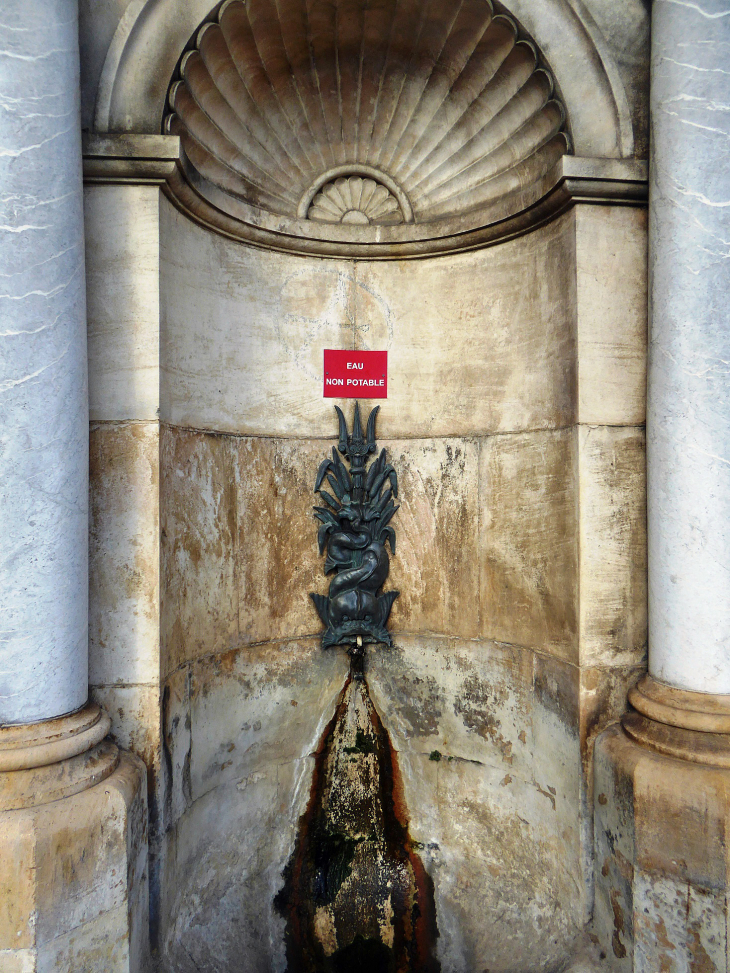 Fontaine dans la ville - Le Bugue