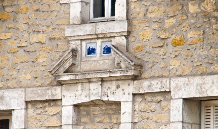 Maison du village. - Le Lardin-Saint-Lazare