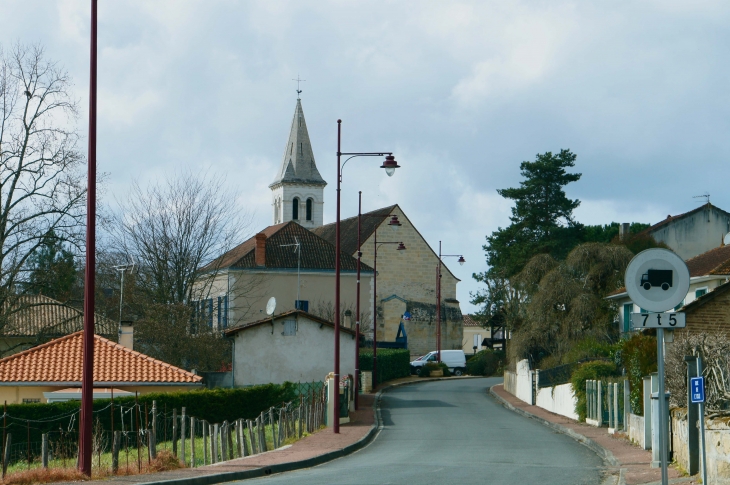 Début 2013 - Entrée du bourg et route de Soubie. - Le Pizou