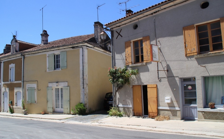 Le Village - Léguillac-de-Cercles