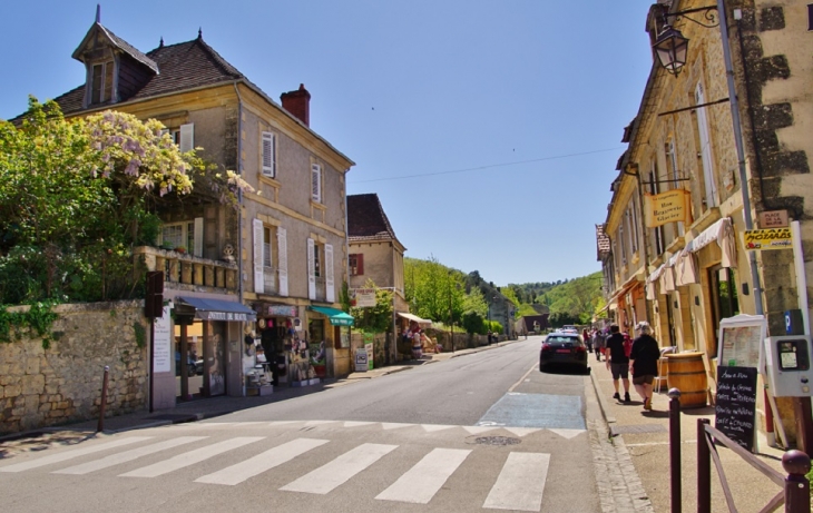 La Commune - Les Eyzies-de-Tayac-Sireuil