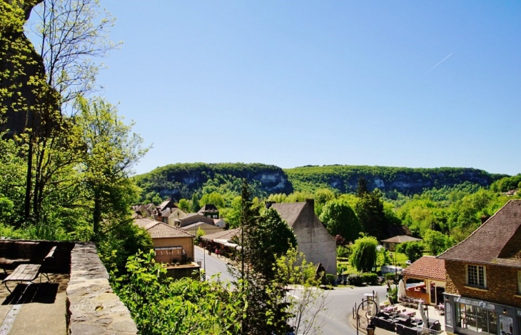 La Commune - Les Eyzies-de-Tayac-Sireuil