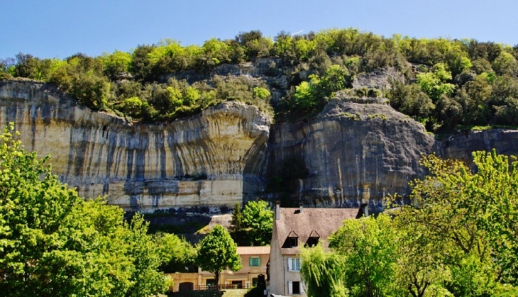 La Commune - Les Eyzies-de-Tayac-Sireuil