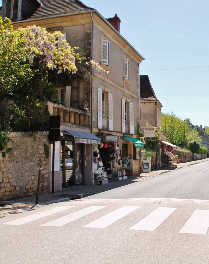 La Commune - Les Eyzies-de-Tayac-Sireuil