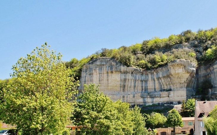 La Commune - Les Eyzies-de-Tayac-Sireuil