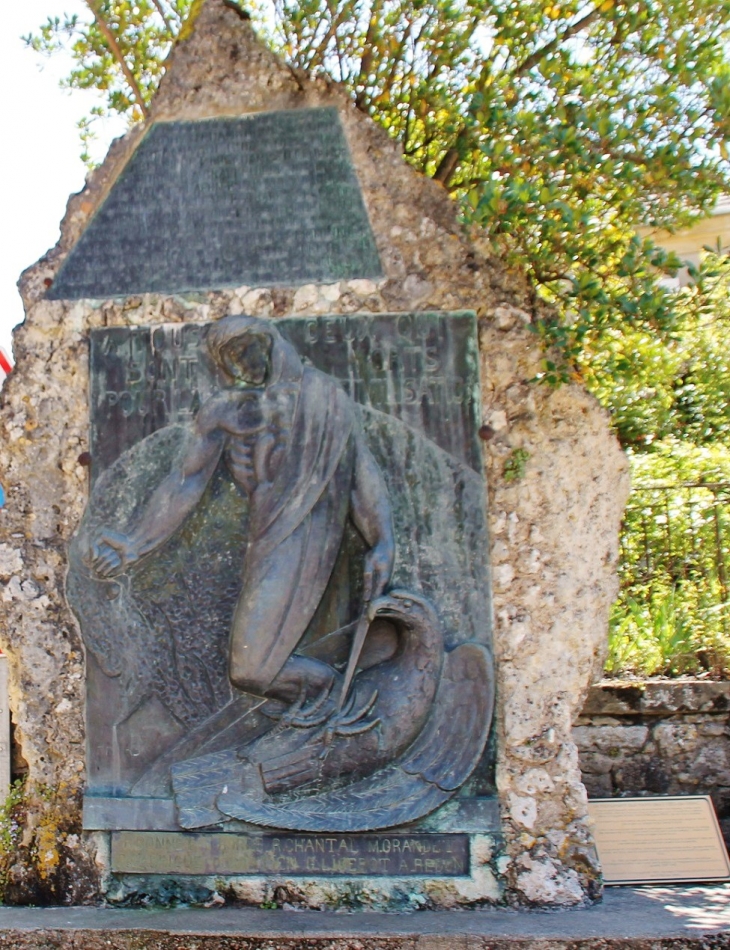 Monument - Les Eyzies-de-Tayac-Sireuil