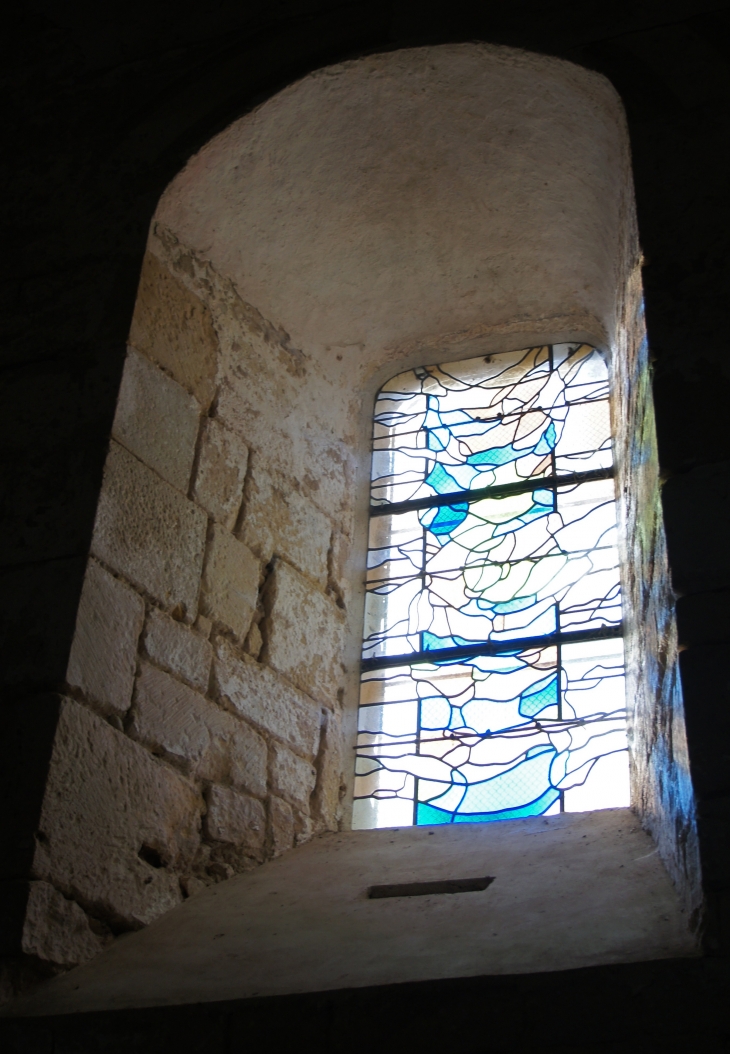 Vitrail de l'église Saint Martin. - Limeuil