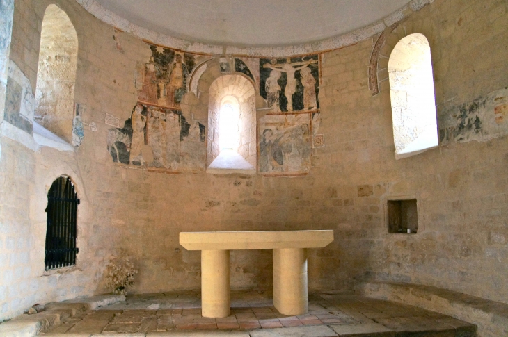 Le choeur avec ses fresques, église Saint Martin. - Limeuil