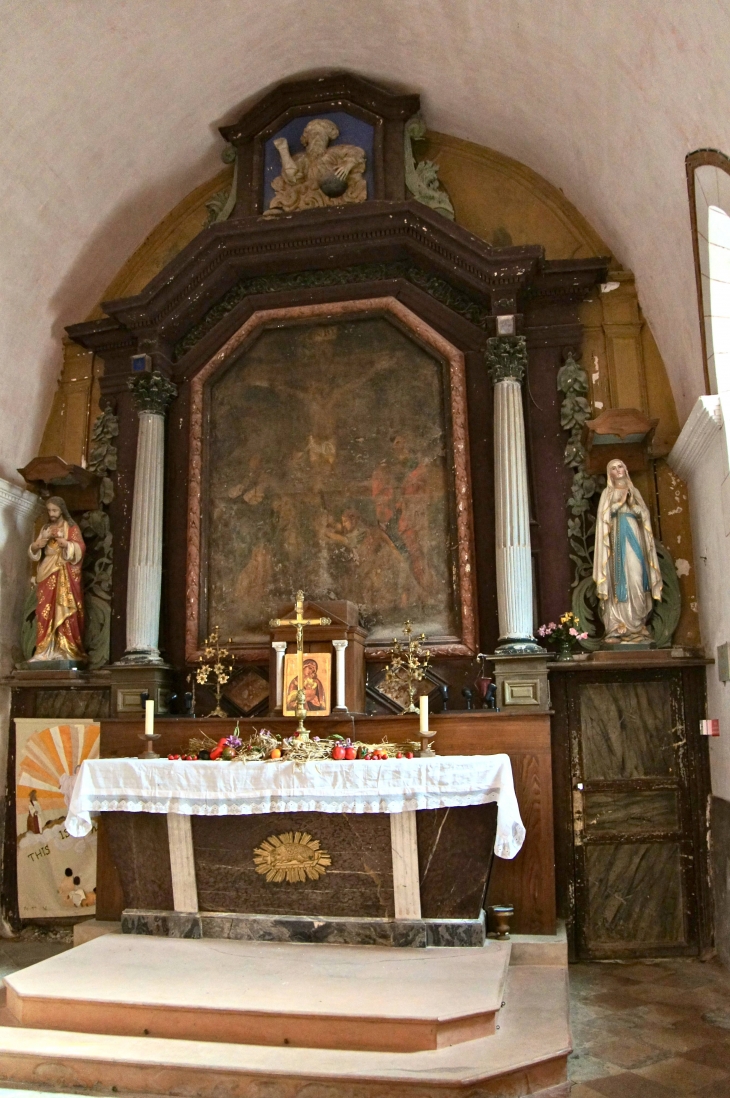 L'autel avec son retable. Eglise Sainte Catherine. - Limeuil