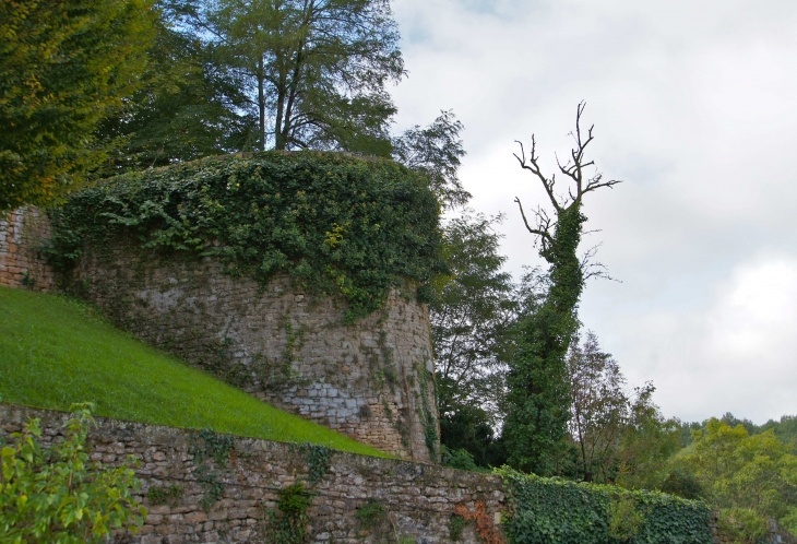 Les anciens remparts. - Limeuil