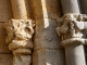 Photo précédente de Limeyrat Chapiteaux à droite du portail de l'église Saint Hilaire.