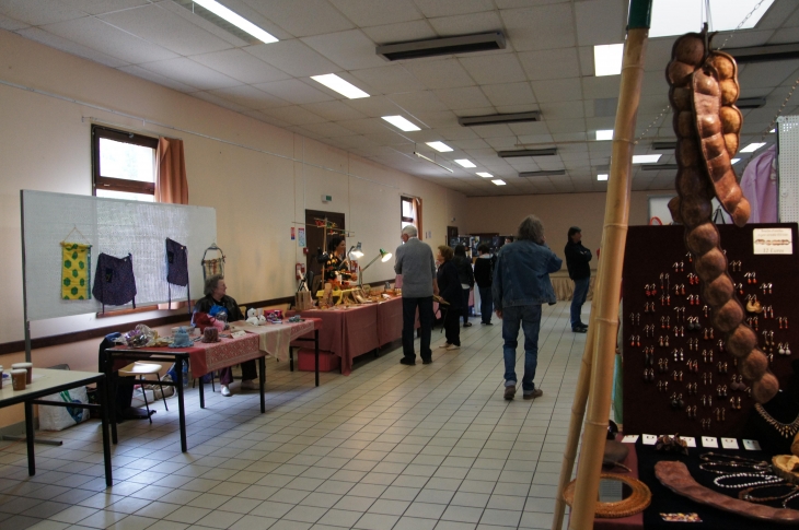 L'Amicale laïque de Manzac-sur-Vern propose, mercredi 1er mai, un marché aux fleurs et aux plantes, un marché artisanal