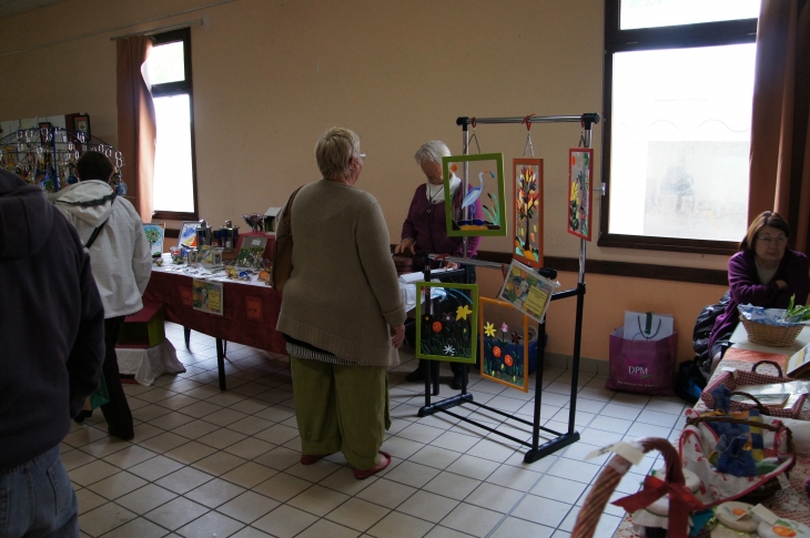 L'Amicale laïque de Manzac-sur-Vern propose, mercredi 1er mai, un marché aux fleurs et aux plantes, un marché artisanal