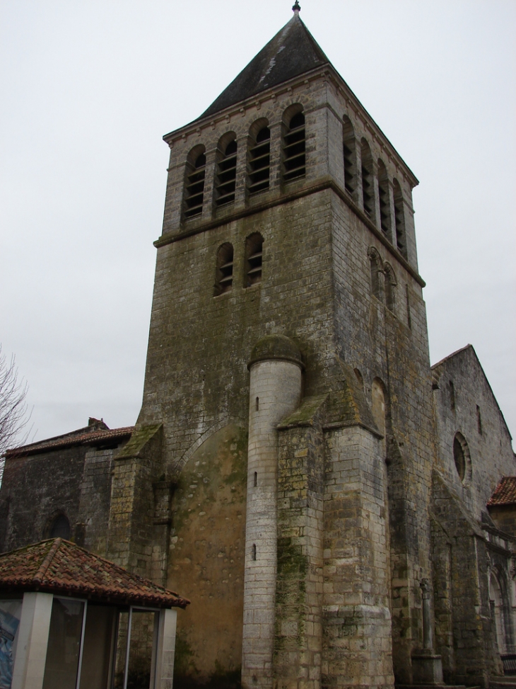 Eglise Saint Laurent 12e - Mareuil