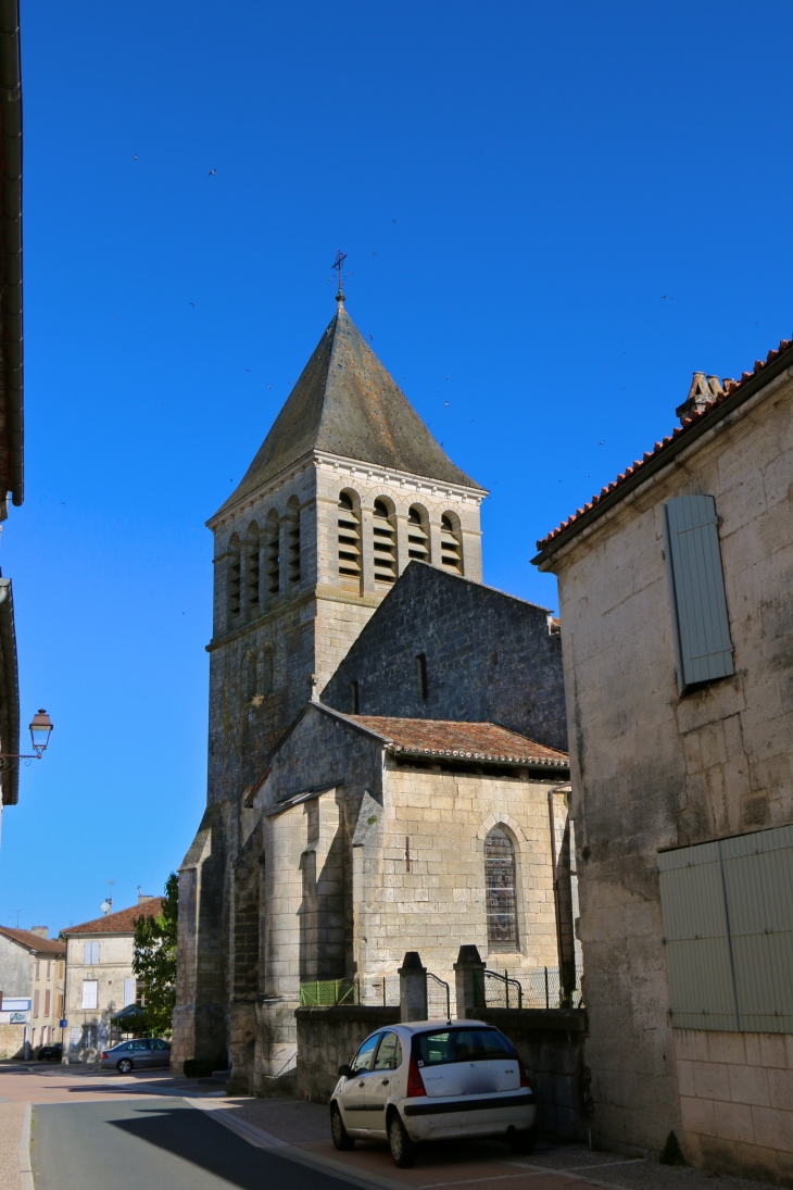 Dans le village - Mareuil