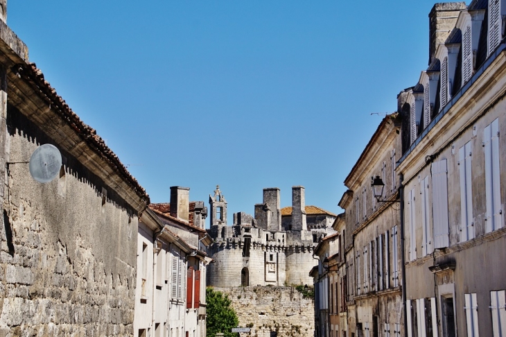 Le Village - Mareuil