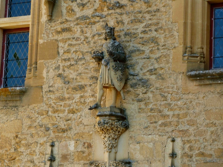 Chateau-de-puymartin : Statue de Saint Louis - Marquay