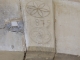 Photo précédente de Maurens Symboles basques gravés sur la clef de voute d'une porte cochère.