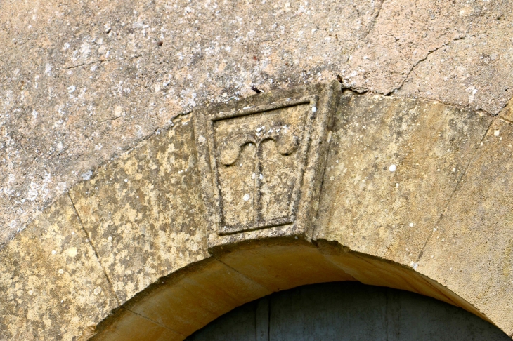 Détail : linteau gravé. Hameau de Grand Castang. - Mauzac-et-Grand-Castang