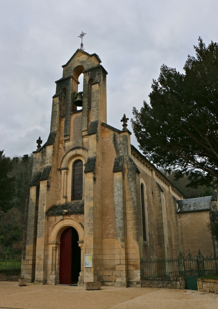 L'église Saint Roch de style néogothique du XIXe siècle. - Mauzac-et-Grand-Castang