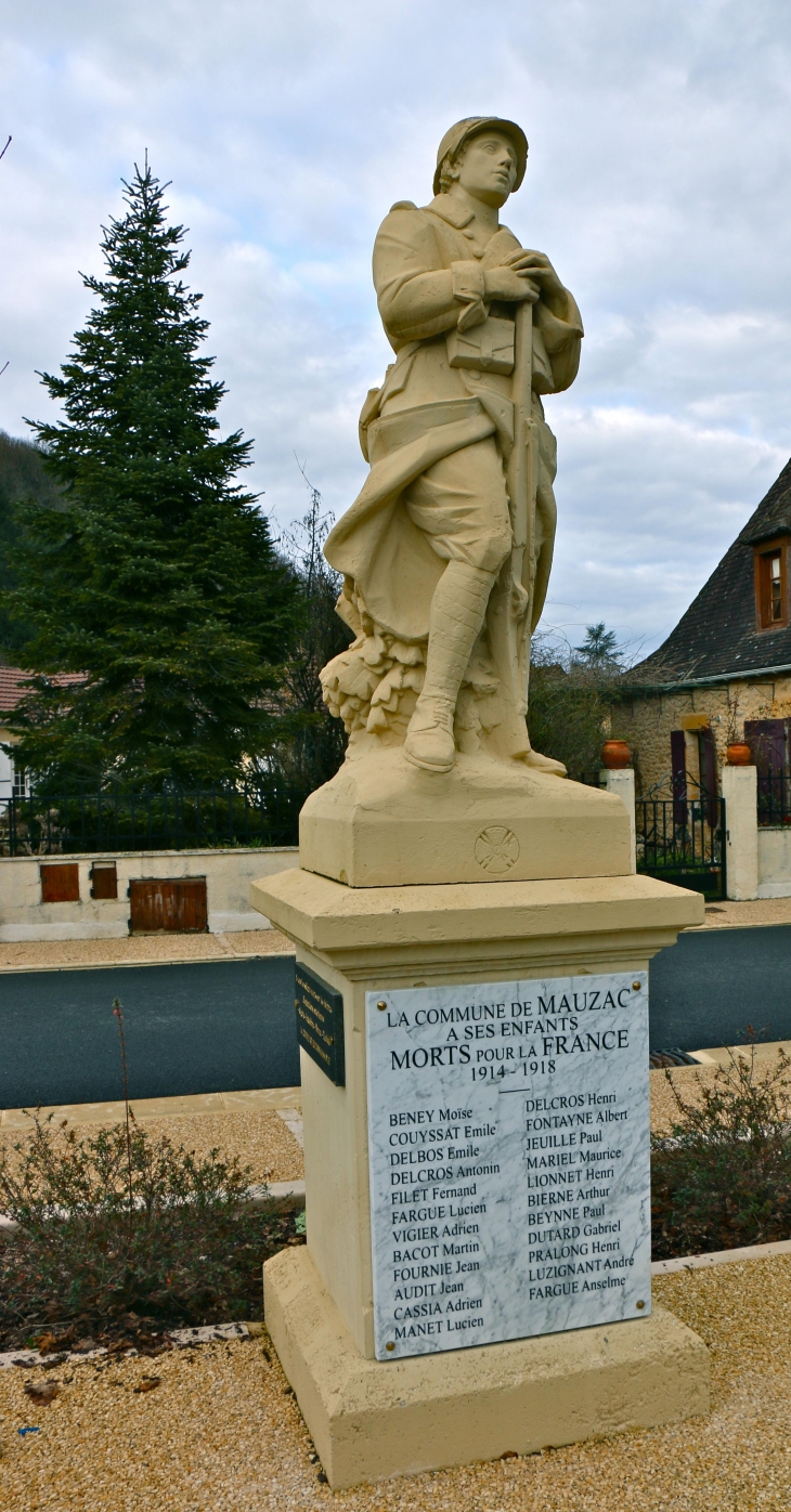 Le Monument aux Morts - Mauzac-et-Grand-Castang