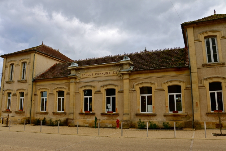 Ecoles Communales. - Mauzac-et-Grand-Castang