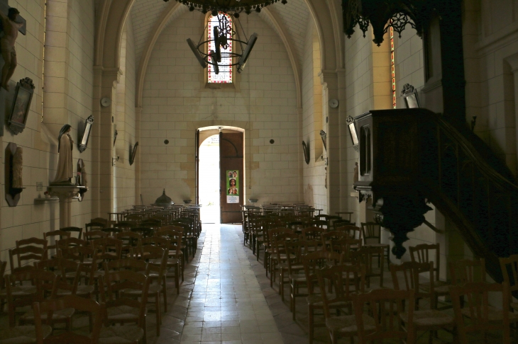 Eglise Saint Roch - La nef vers le portail. - Mauzac-et-Grand-Castang