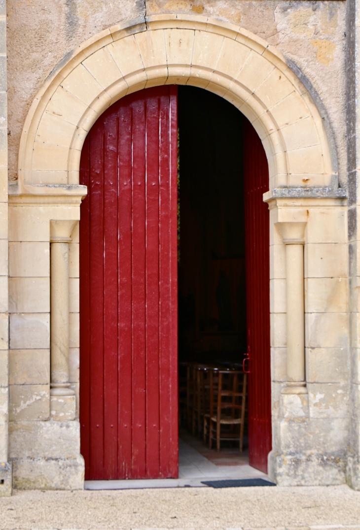 Le Portail de l'église saint Roch. - Mauzac-et-Grand-Castang