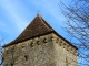 Le clocher fortifié de l'église Saint Pierre Saint Paul. Hameau du Grand Castang.