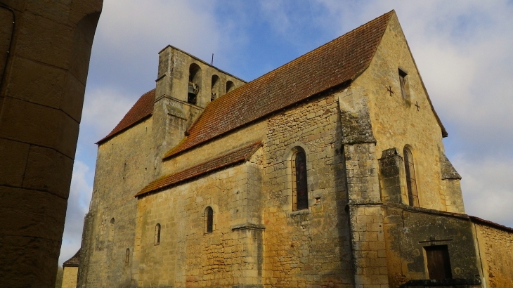 L'église (IMH)12ème fortifiée et son clocher-mur roman. - Mauzens-et-Miremont