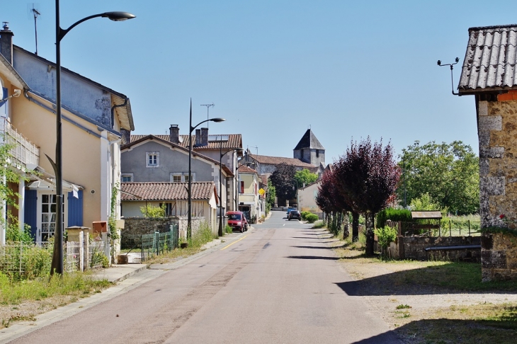 Le Village - Milhac-de-Nontron