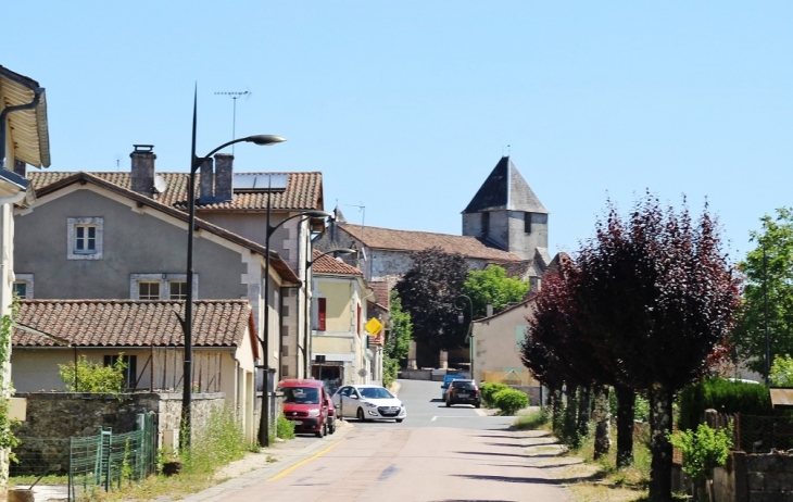 Le Village - Milhac-de-Nontron